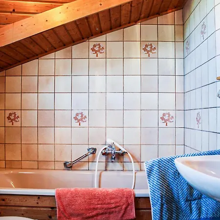 2 Bedroom Cozy In Appartamento *